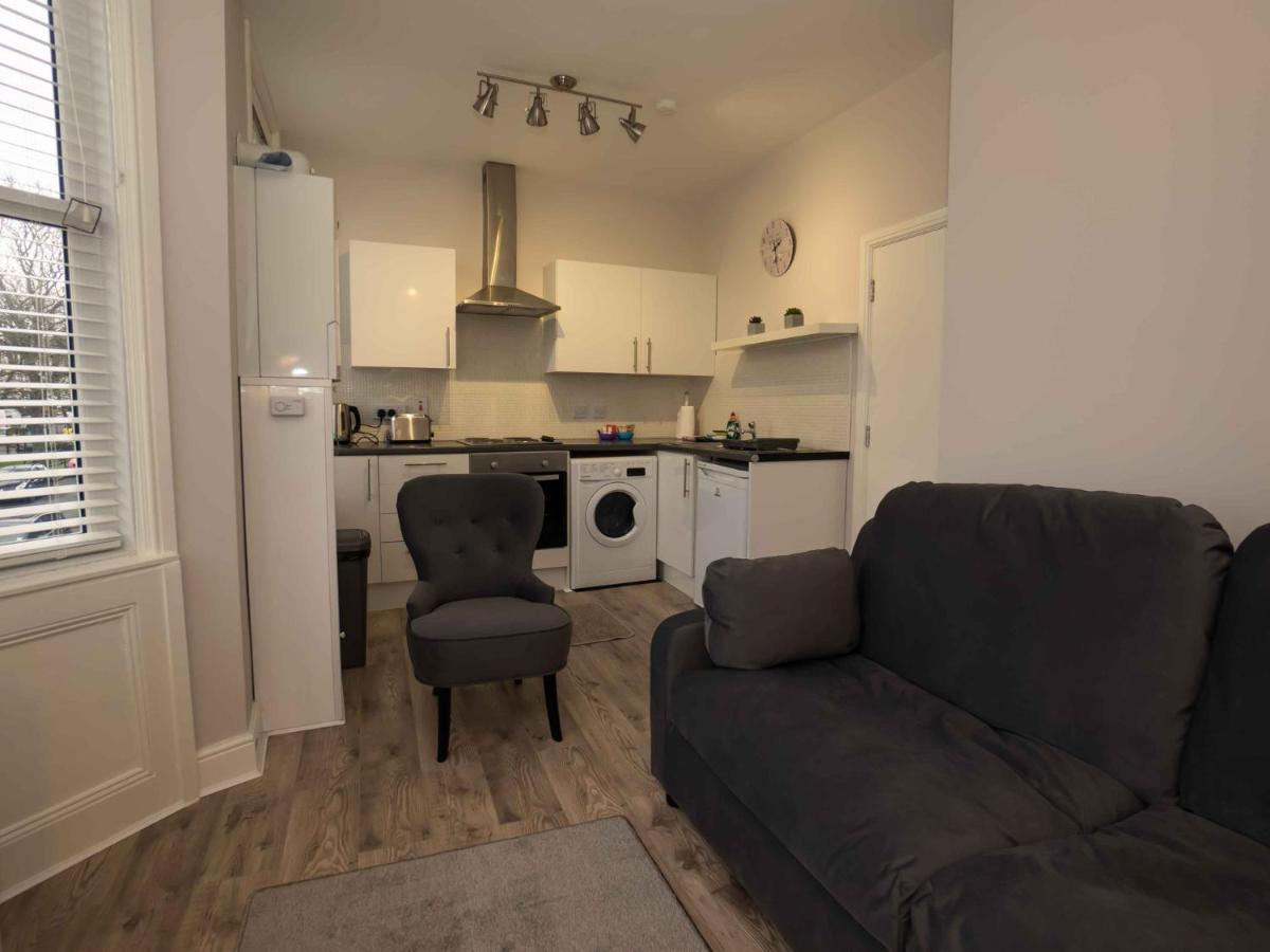 Pass The Keys Newly Renovated 2 Bedroom Apartment And Free Parking 斯卡伯勒 外观 照片