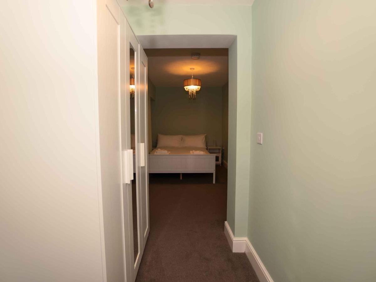 Pass The Keys Newly Renovated 2 Bedroom Apartment And Free Parking 斯卡伯勒 外观 照片